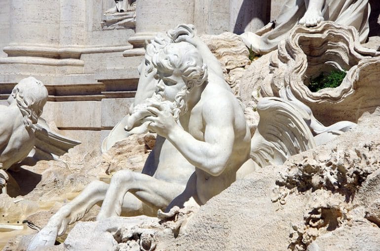 statue fontaine trevi rome