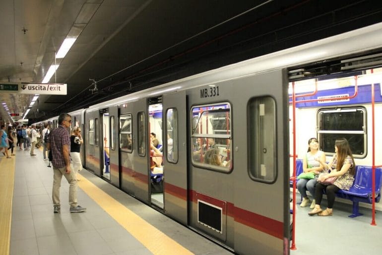 metro transport rome