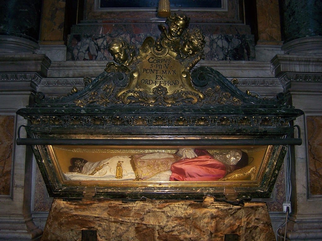 grotte vatican tombe pape pie 5