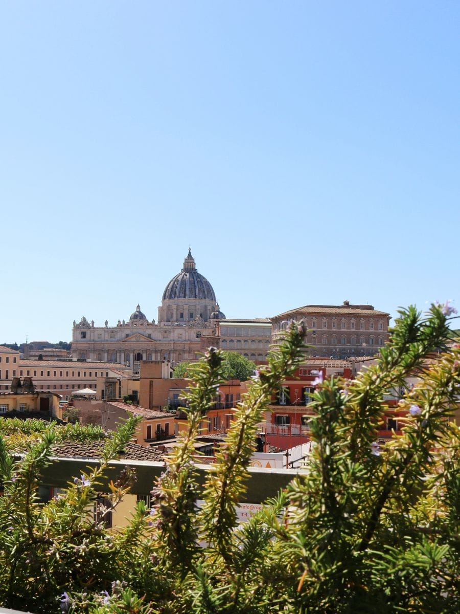 Vue sur Saint-Pierre l'Aventin à Rome