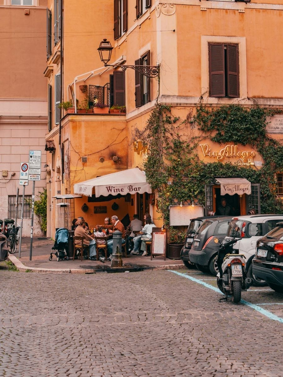 Aperitivo dans le centre historique de Rome
