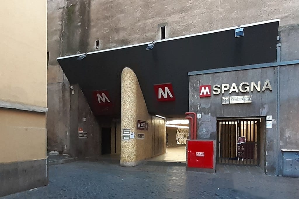 La station Spagna