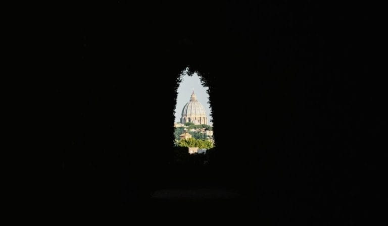 Le trou de la serrure à Rome, sur le mont Aventin